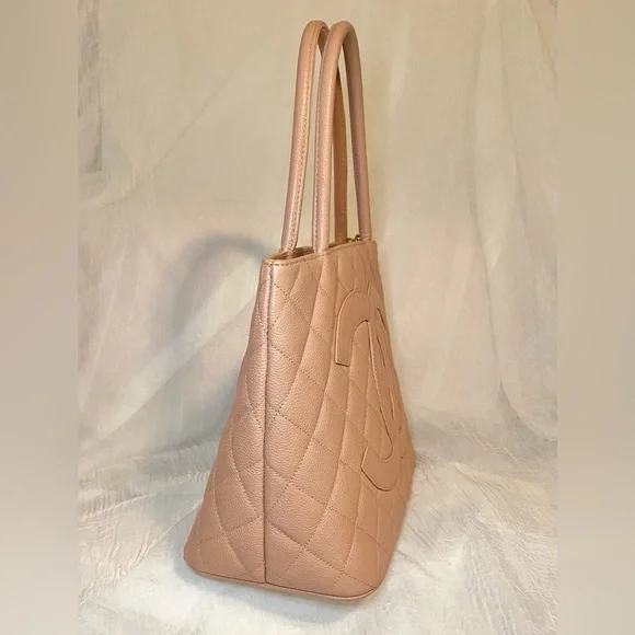 Chanel Caviar Leather Pink Medallion Bag - Picture 4 of 17